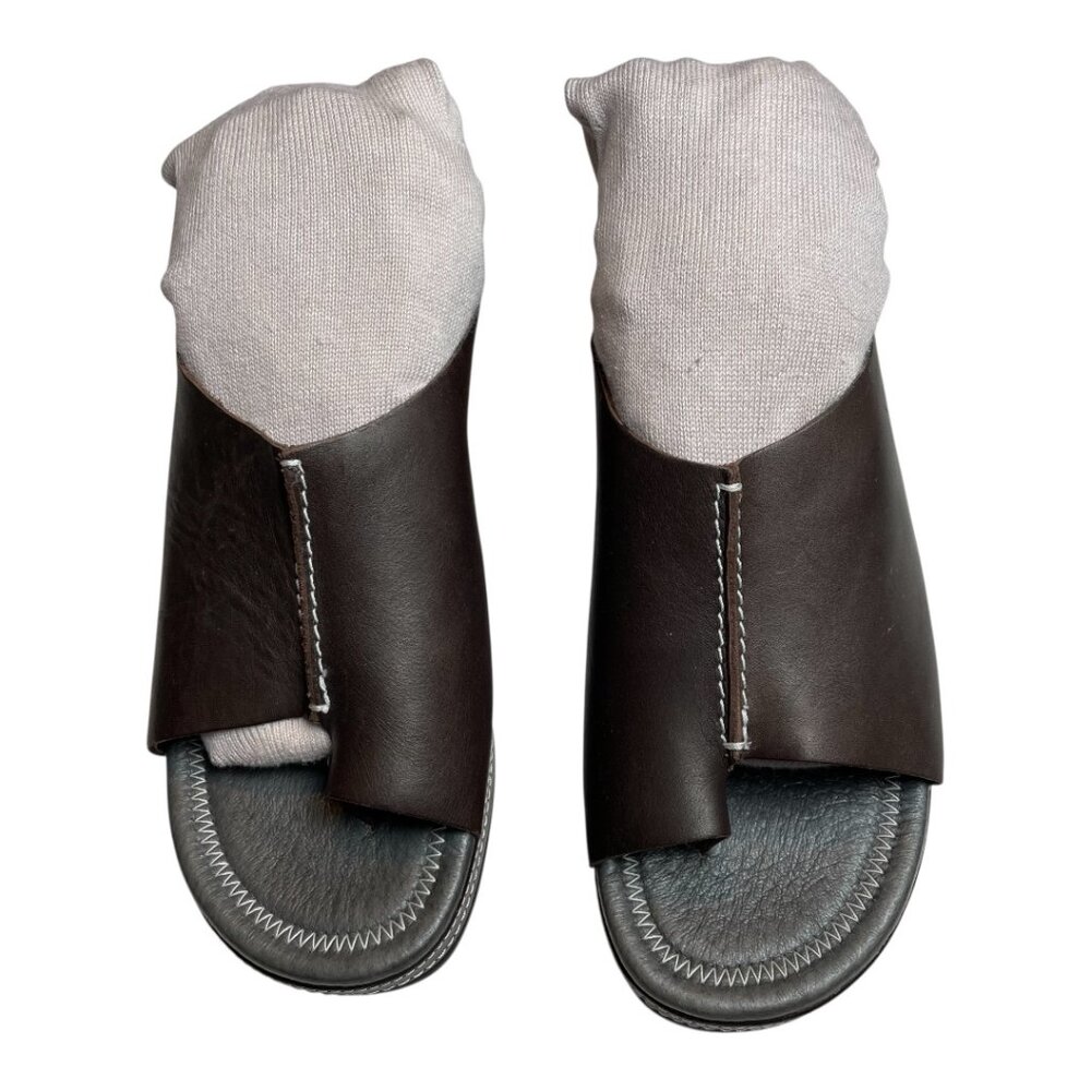 Donald J Pliner Dark Brown Leather toe loop wedge sandal size 8.5